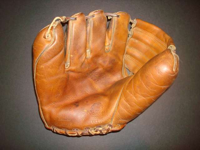 Carl Erskine Nokona G12 Lefty Front